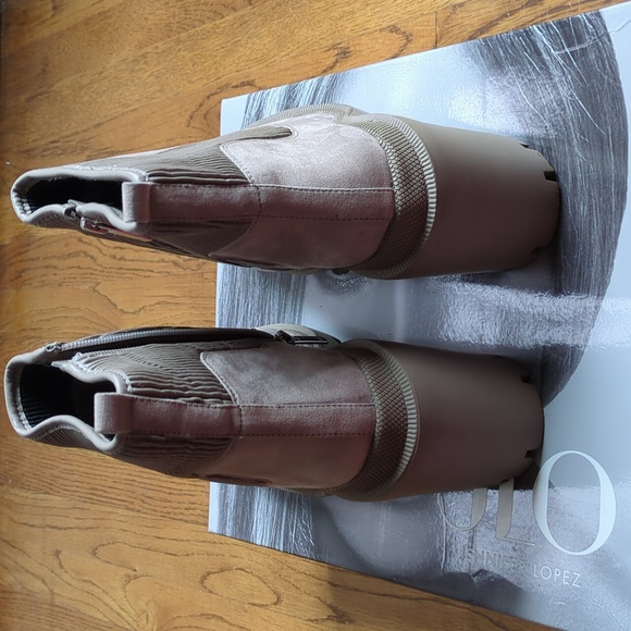 JLO Jennifer Lopez Emalee Bootie Platform Boot Women's Size 10 In Grey Beige - Picture 5 of 16